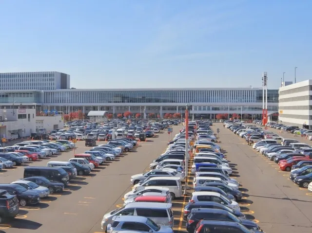 【2026最新】新千歳空港の駐車場おすすめ比較！料金・混雑状況と満車時の裏ワザ