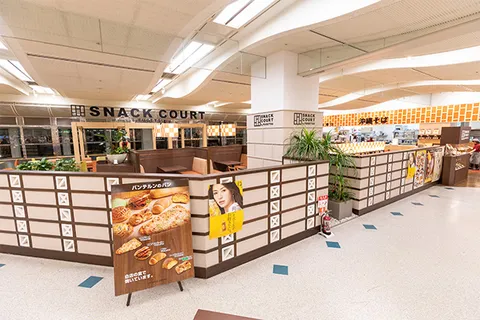 那覇空港カフェ完全ガイド｜到着後の一杯から保安検査後のひと休みまで