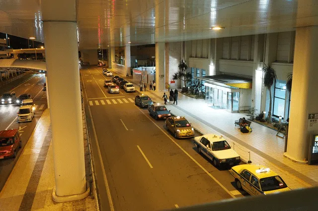 那覇空港からタクシーを使ったらいくらかかる？乗り場や時間を解説！